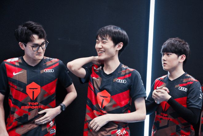  西亚卡姆巅峰对决，巴特勒与50激战FPX分钟，回归赛场胜负难料！九游游戏大全